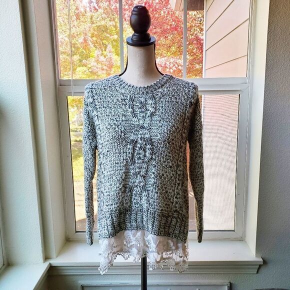 Kilibbi Black & White Lace Trim Sweater | M/L - Picture 1 of 5